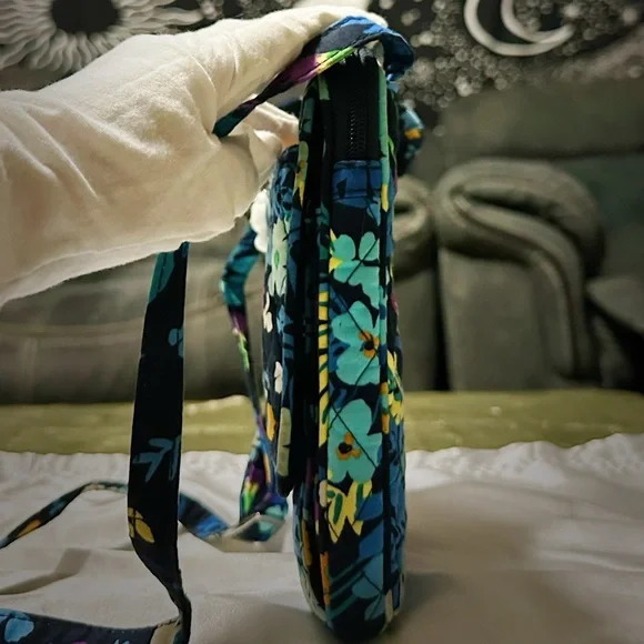 Vera Bradley Blue and Purple Floral Y2K Crossbody Bag new without tags - Picture 17 of 17